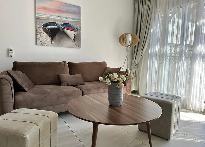 Apartamento Relaxing Near The Sea Vokolidha