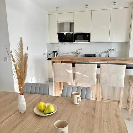 Apartment Relaxing Near The Sea