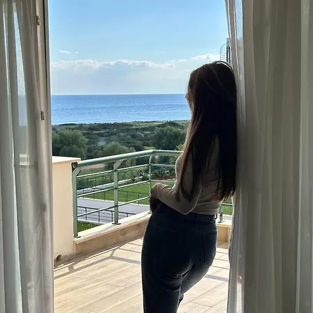 Relaxing Near The Sea Lägenhet Vokolidha