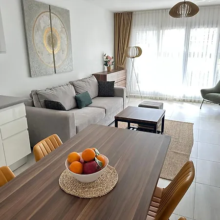Apartment Relaxing Near The Sea