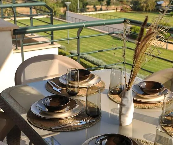 Relaxing Near The Sea Lägenhet Vokolidha